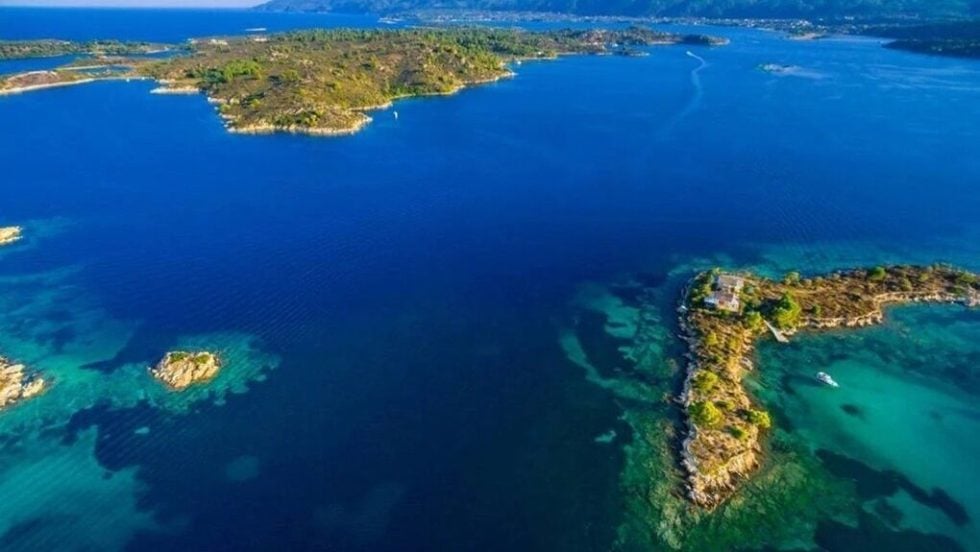 Διάπορος Σιθωνίας: η Περιφέρεια προσπαθεί να δικαιολογήσει τα αδικαιολόγητα